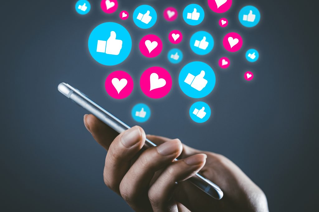 Optimización para Motores de Búsqueda (SEO) Nuestros diseños no solo son visualmente atractivos, sino que también están optimizados para SEO, asegurando que tu sitio web sea fácil de encontrar en los motores de búsqueda. Esto significa más tráfico orgánico y más oportunidades de negocio. Si te preguntas cómo aparecer en Google y lograr las primeras posiciones, esta es la solución.
